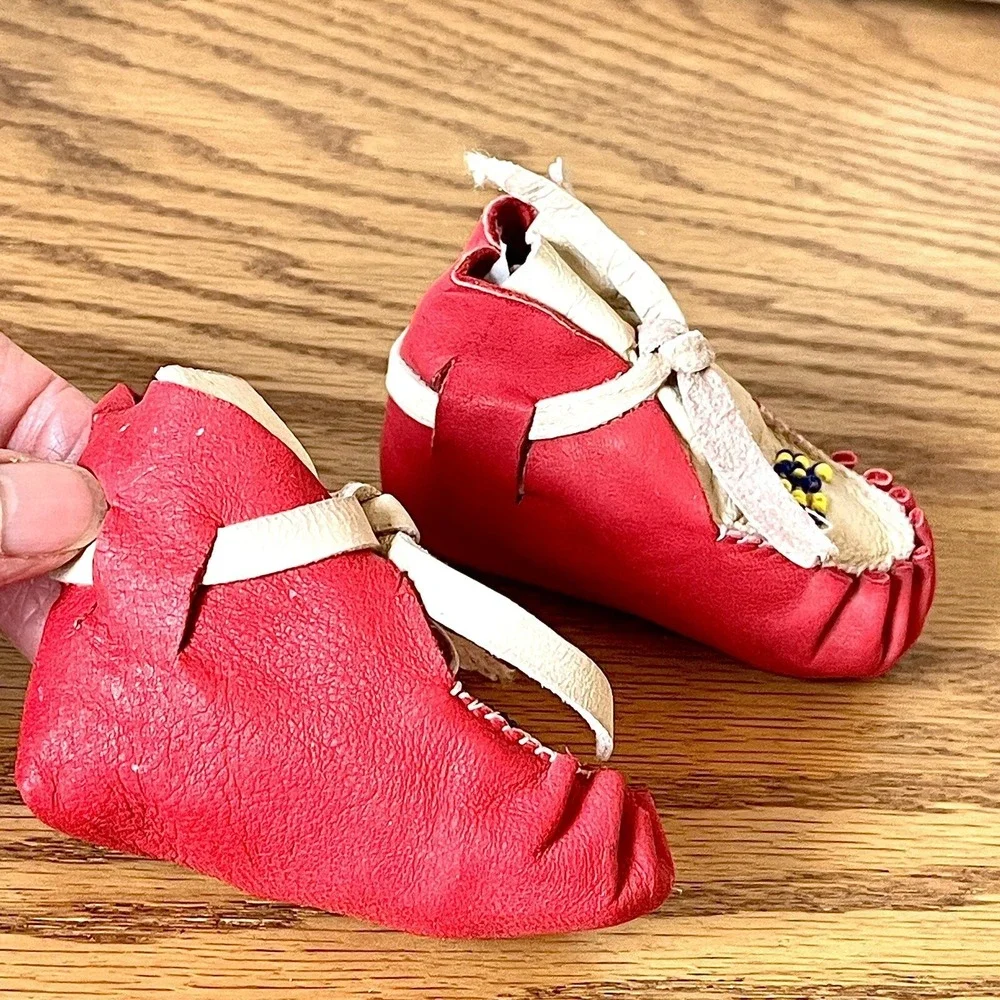 Handmade VTG Navajo Baby Moccasins 50s Deer Skin Leather Sz 0 Beaded Red Booties
